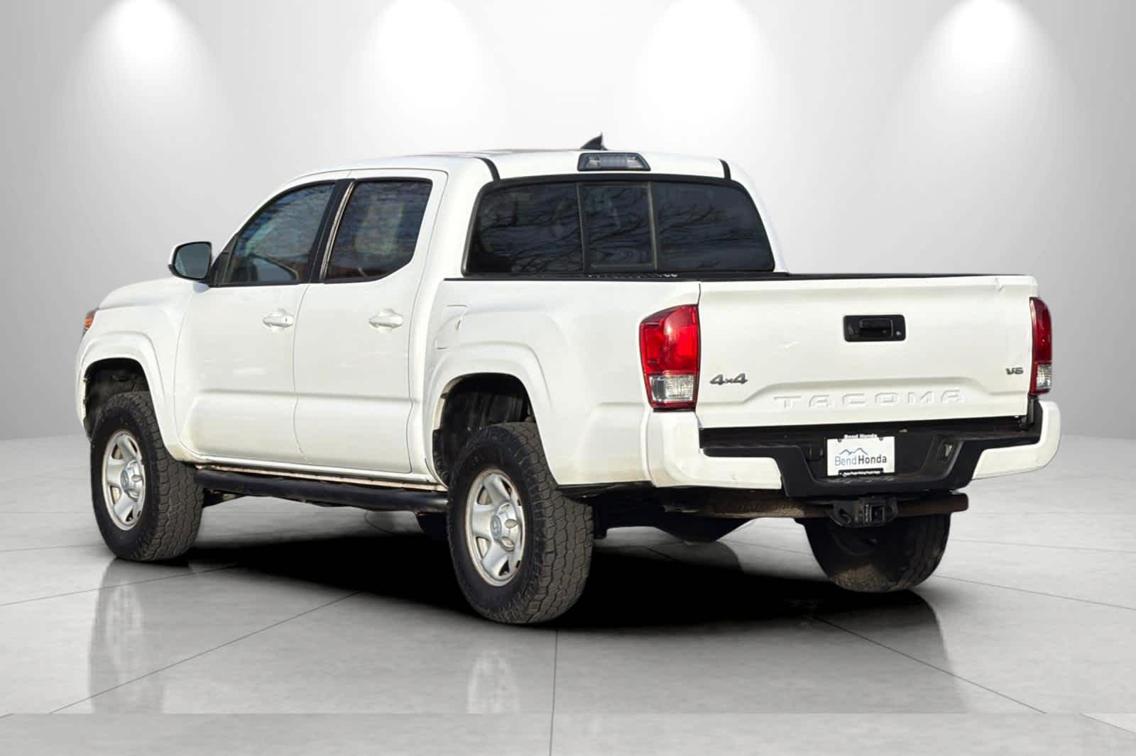 Thumbnail: 2019 Toyota Tacoma - 6