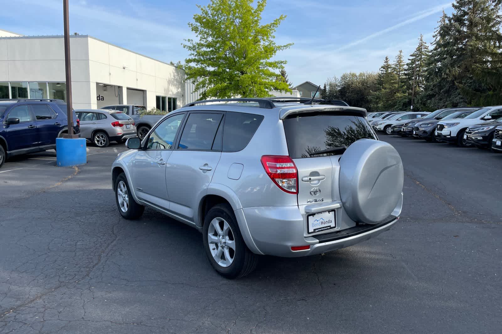 Thumbnail: 2012 Toyota RAV4 - 3