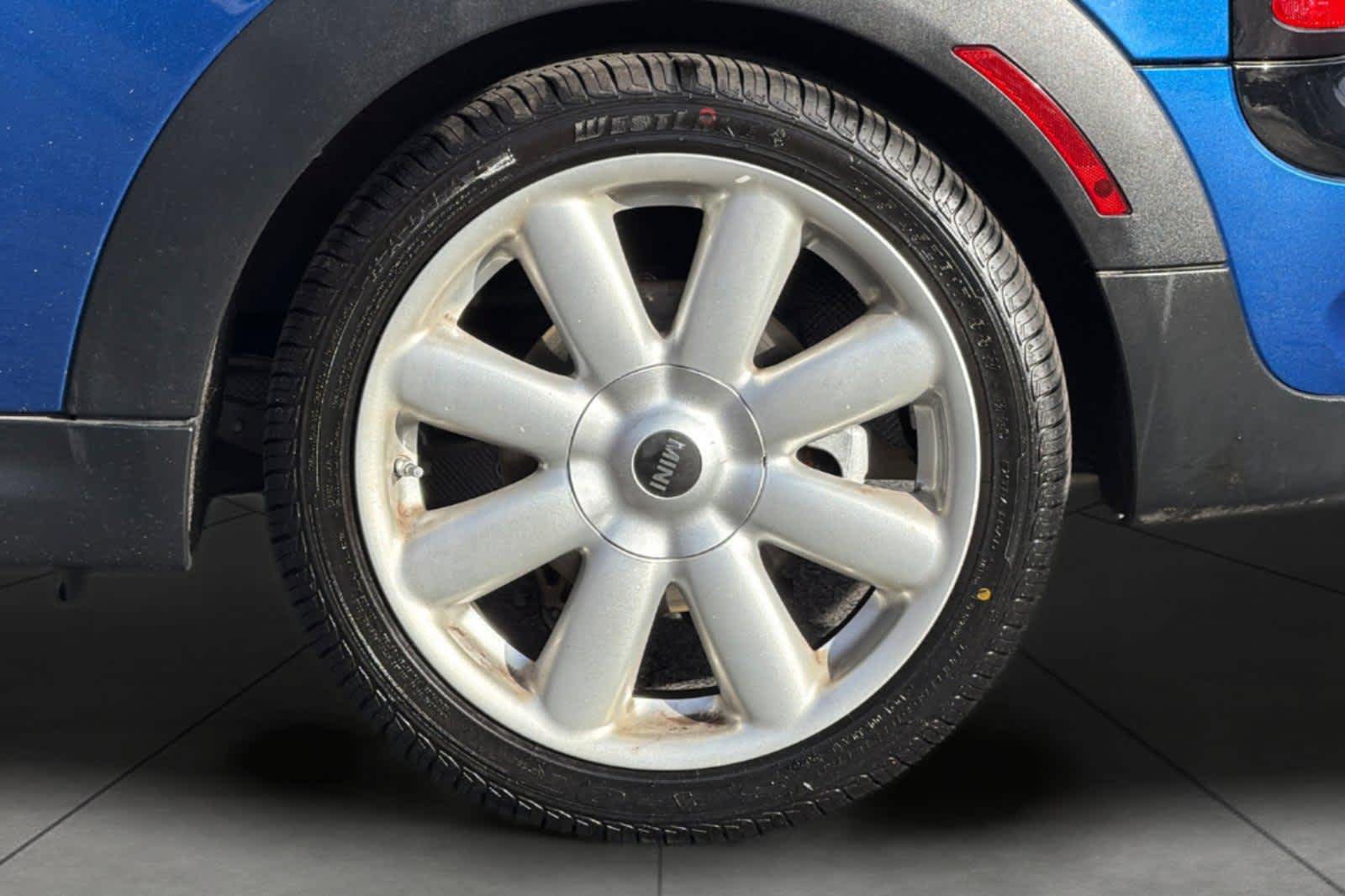 Thumbnail: 2009 MINI Cooper Clubman - 11