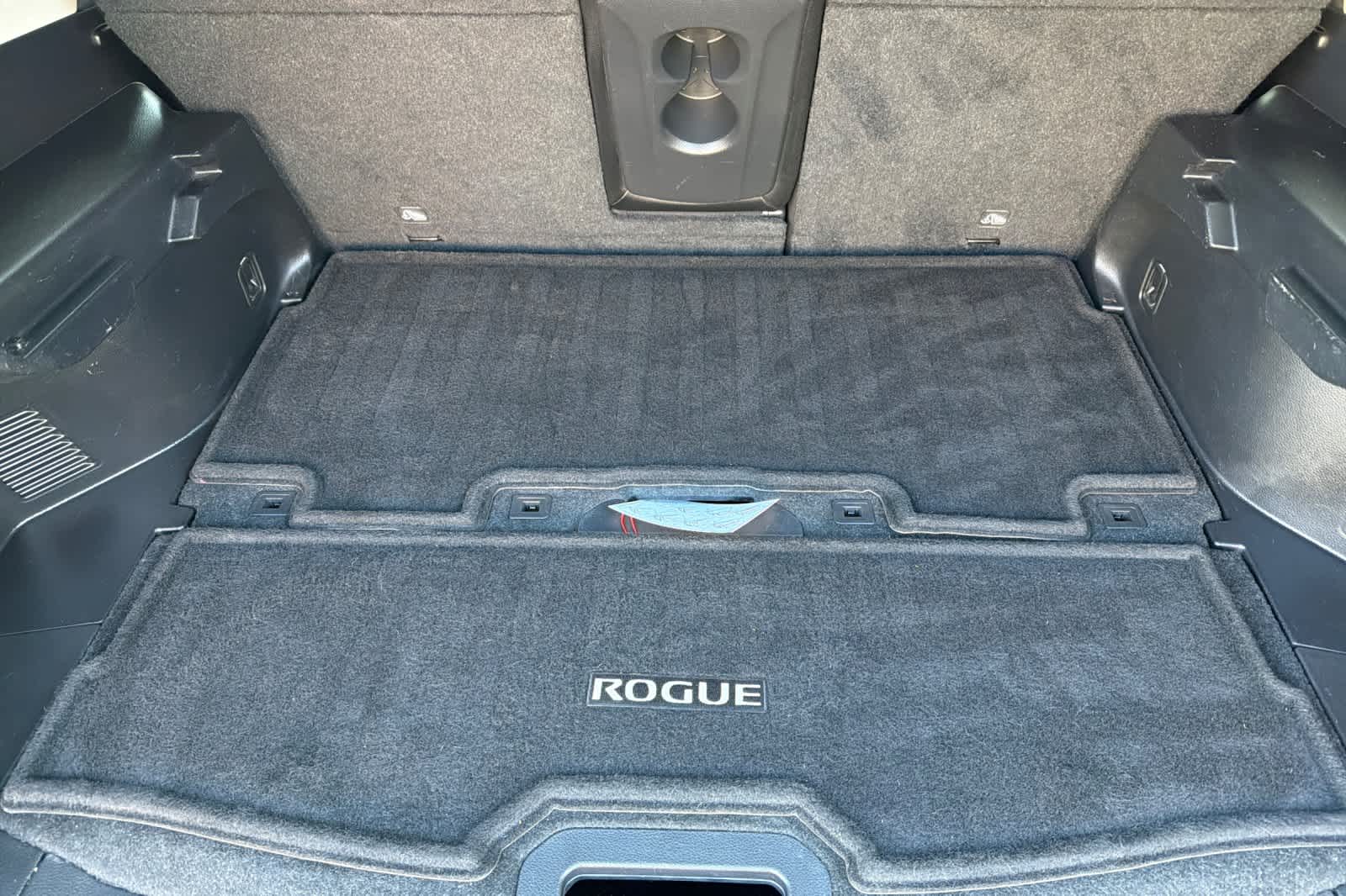 Thumbnail: 2016 Nissan Rogue - 17