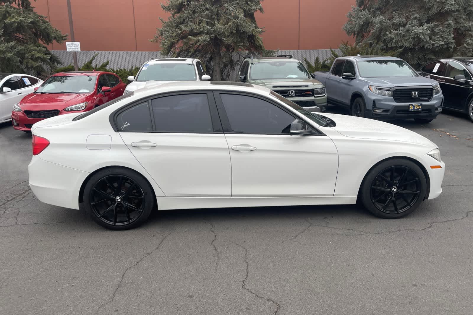 Thumbnail: 2012 BMW 3 Series - 8