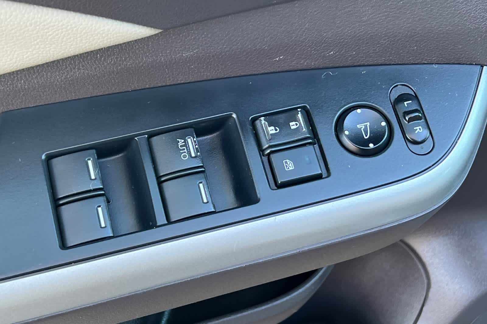 Thumbnail: 2014 Honda CR-V - 15