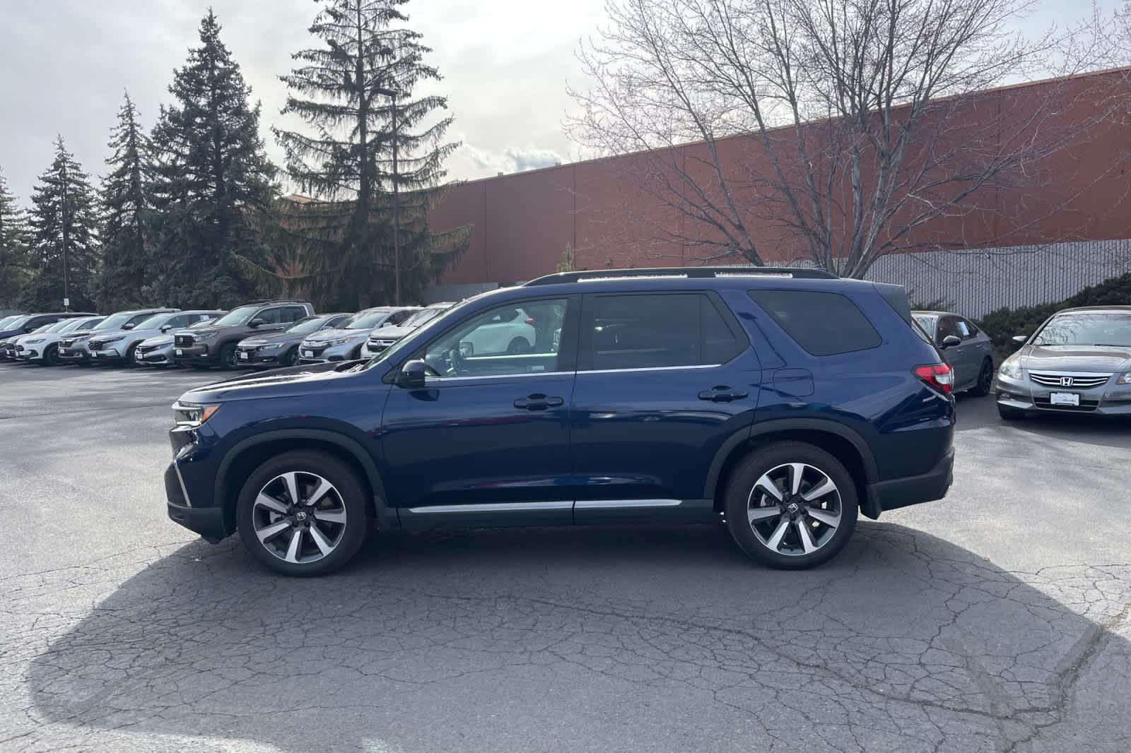 Thumbnail: 2023 Honda Pilot - 5