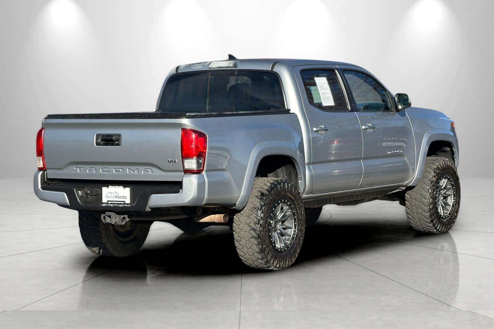 Thumbnail: 2017 Toyota Tacoma - 2