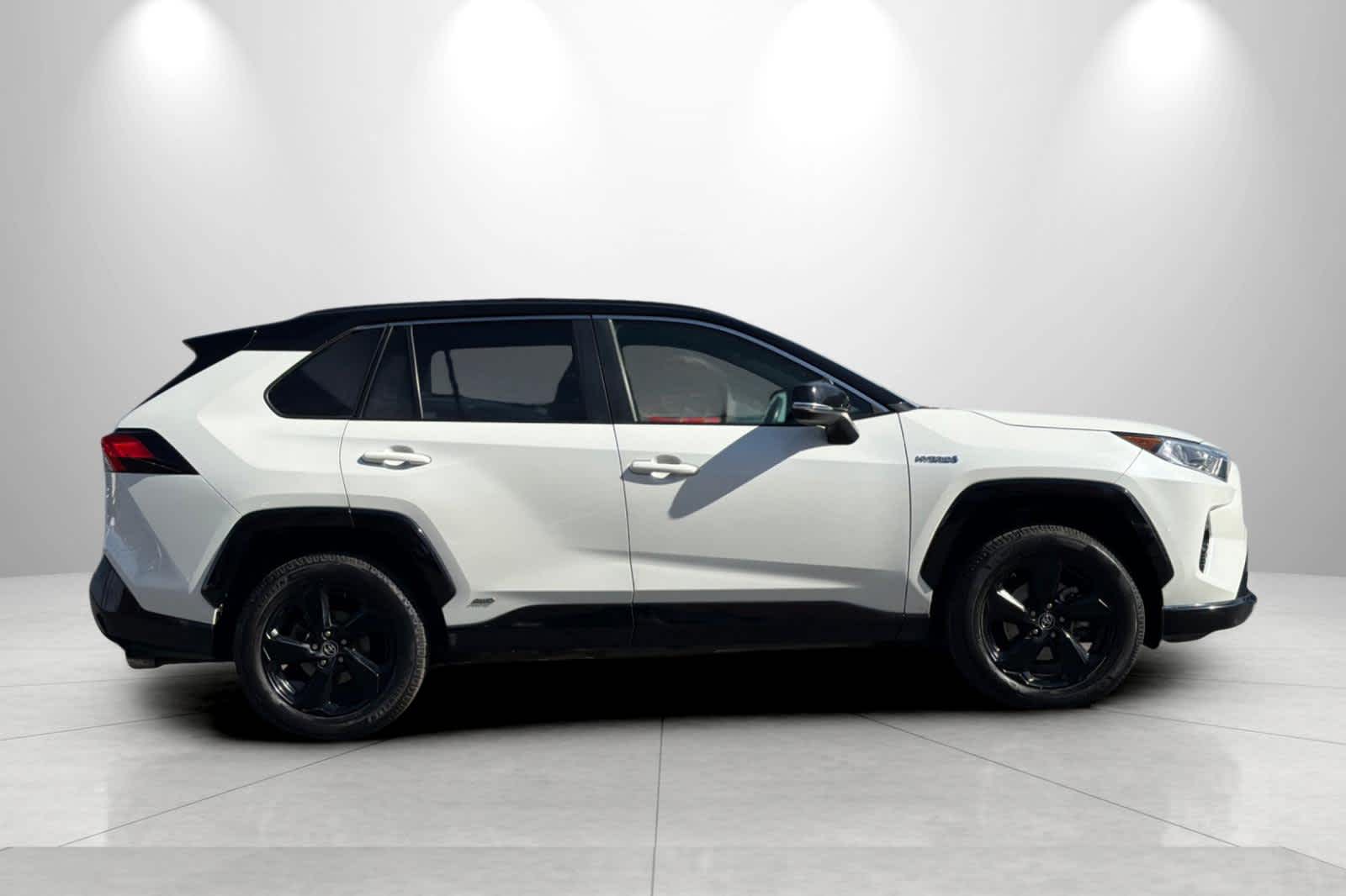 Thumbnail: 2019 Toyota RAV4 - 8