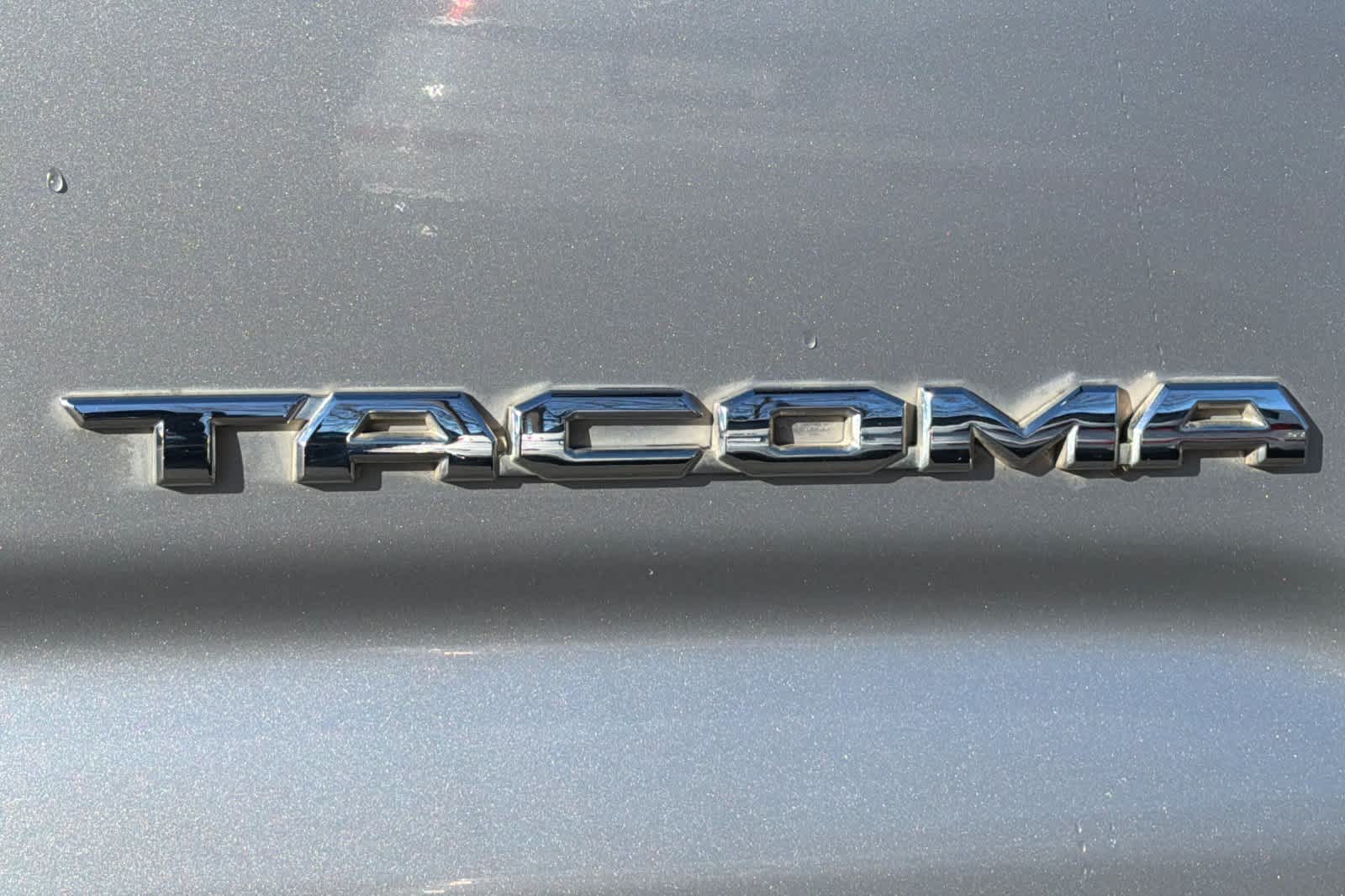 Thumbnail: 2017 Toyota Tacoma - 12