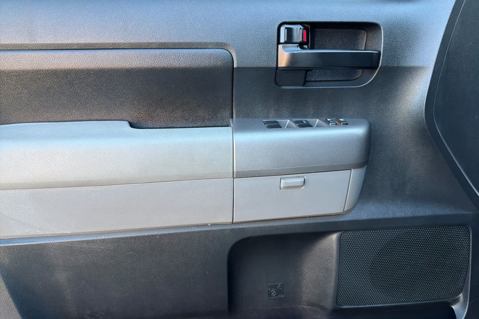 Thumbnail: 2011 Toyota Tundra - 14