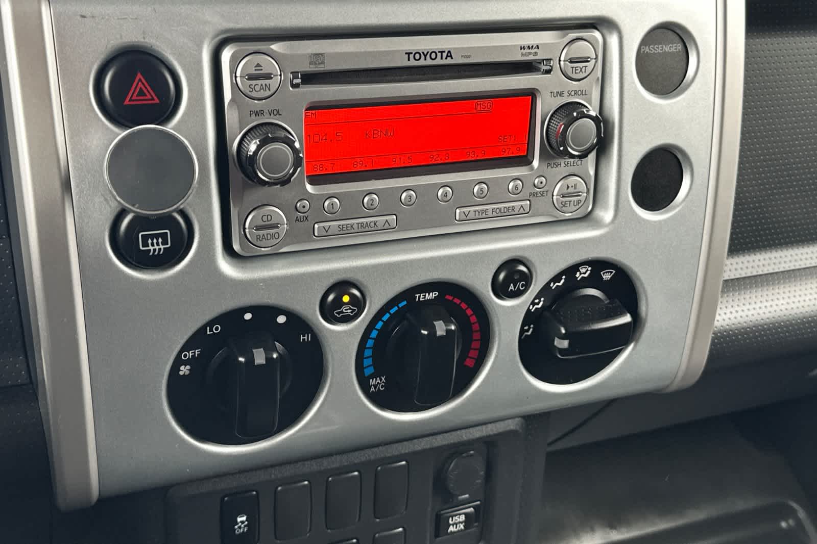 Thumbnail: 2014 Toyota FJ Cruiser - 22