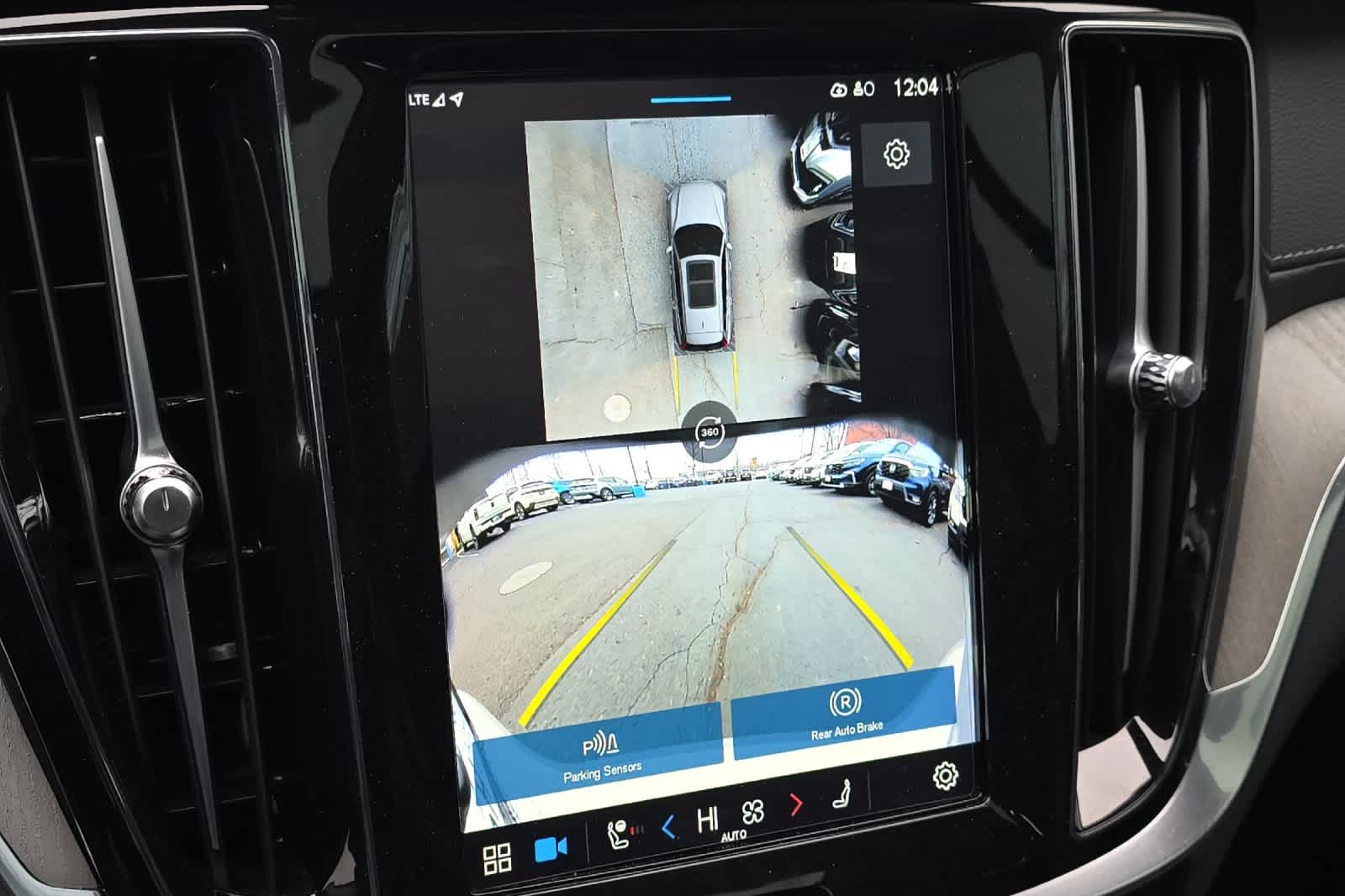 Thumbnail: 2024 Volvo S60 - 22