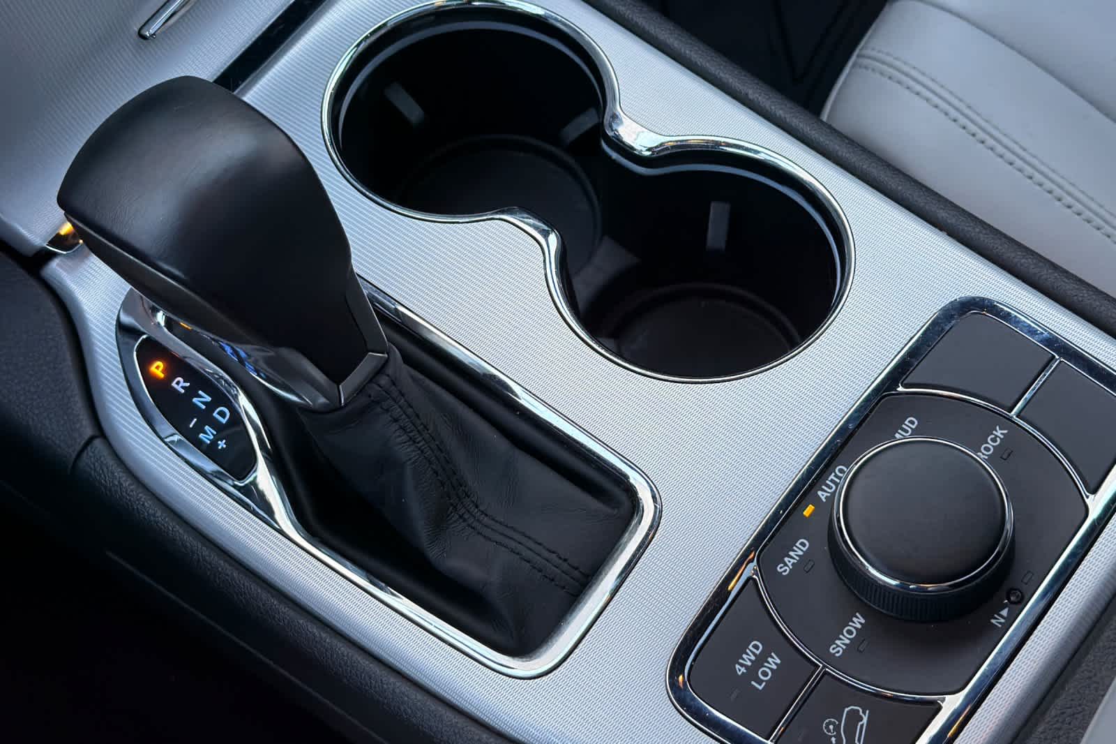 Thumbnail: 2018 Jeep Grand Cherokee - 24