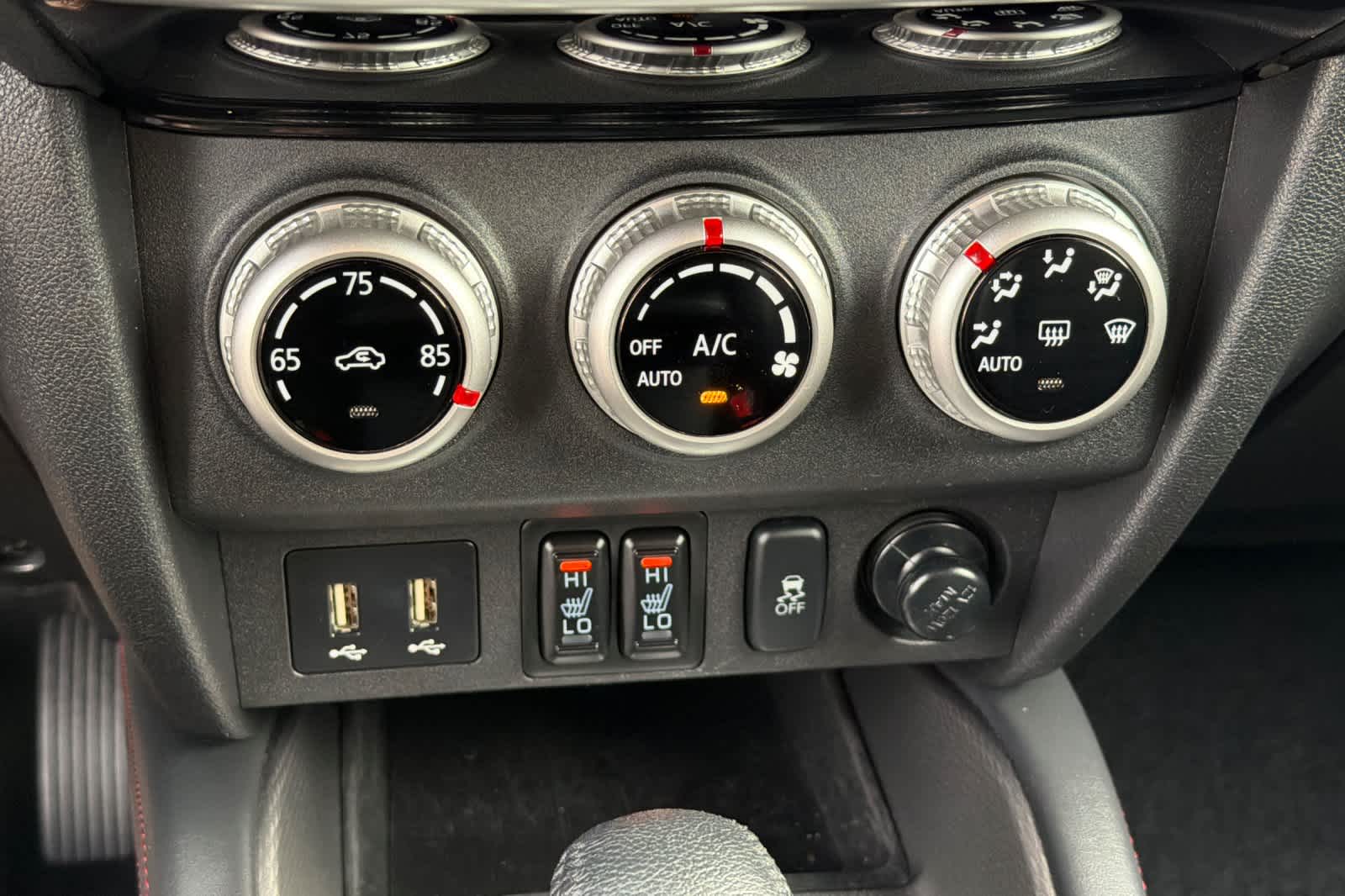 Thumbnail: 2024 Mitsubishi Outlander Sport - 22