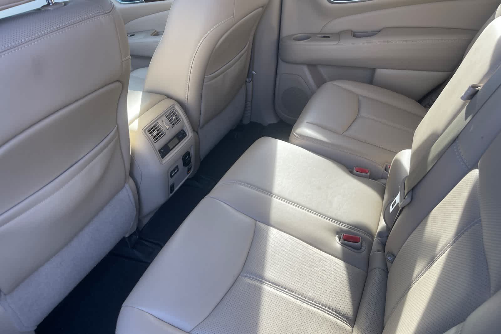 Thumbnail: 2017 Nissan Pathfinder - 4