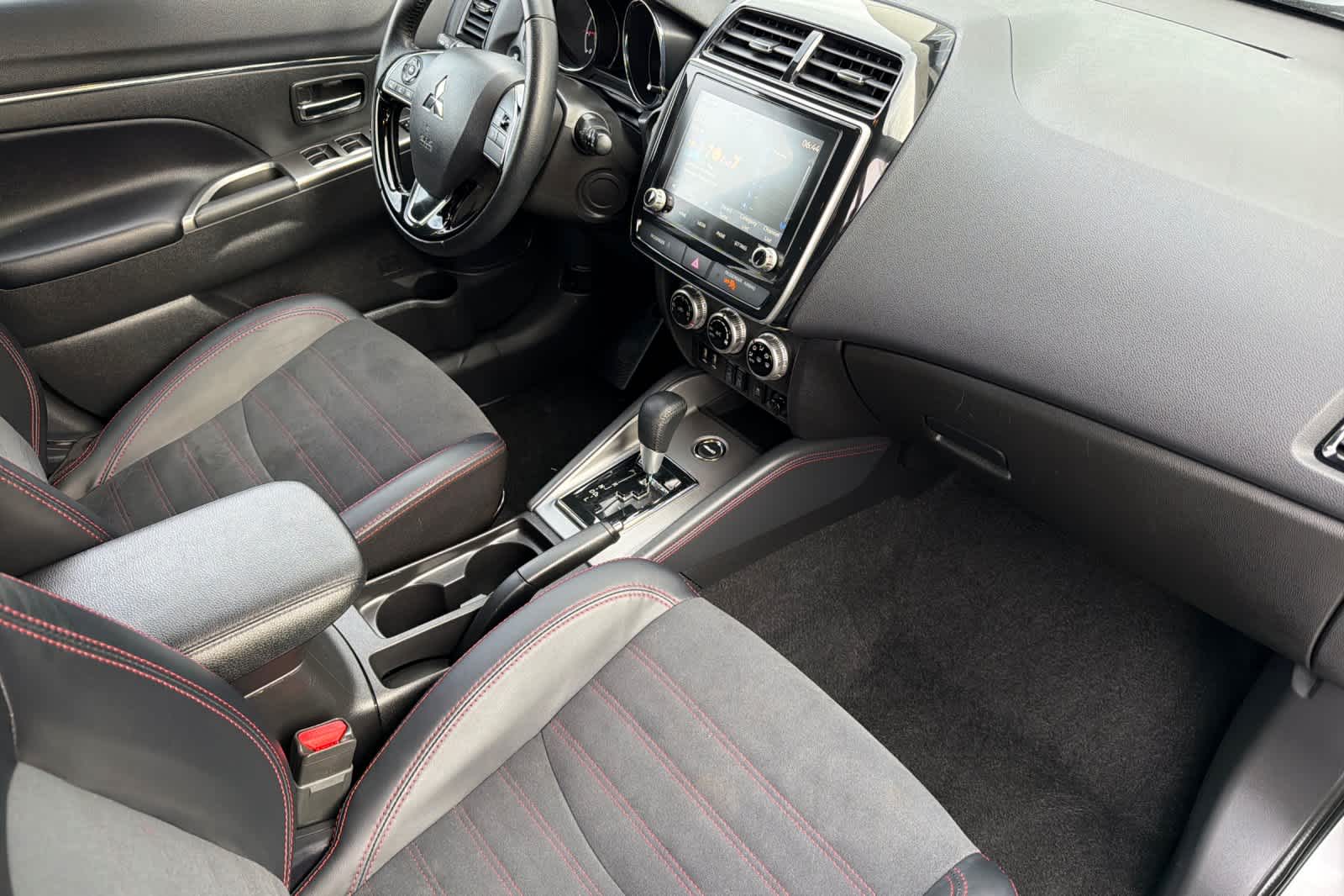 Thumbnail: 2024 Mitsubishi Outlander Sport - 18