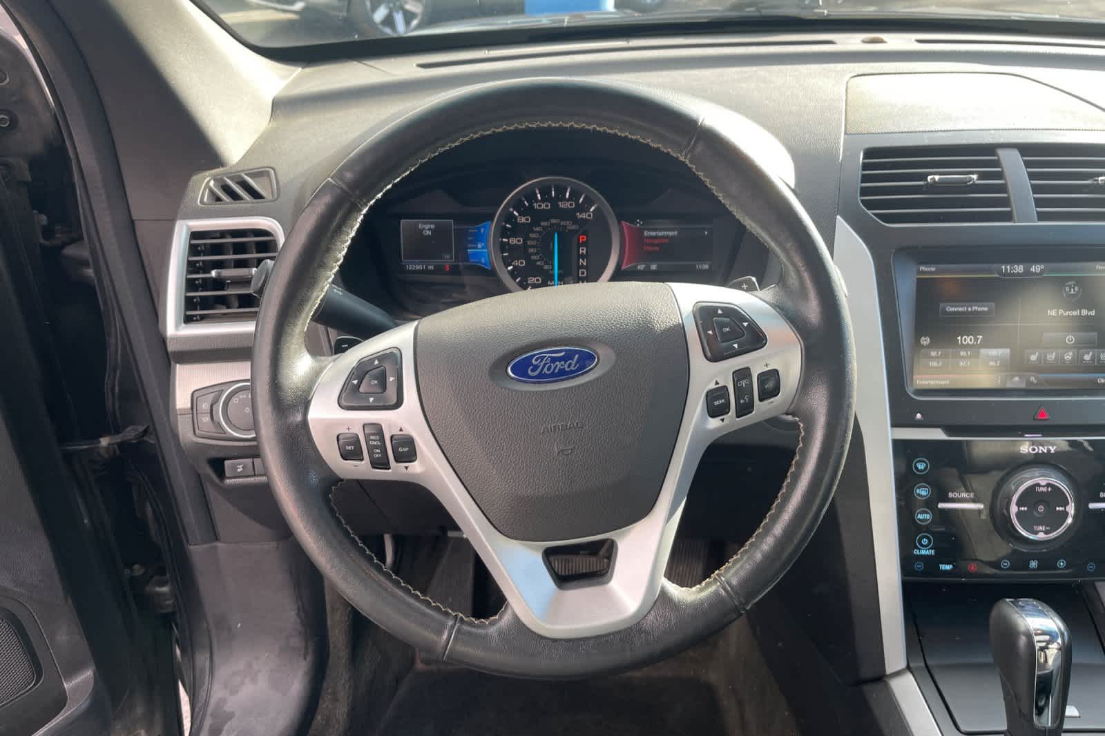 Thumbnail: 2015 Ford Explorer - 14