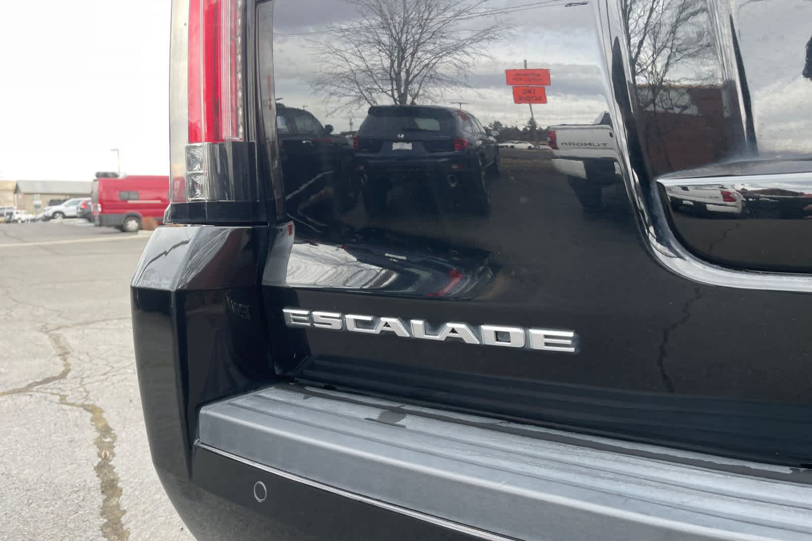 Thumbnail: 2017 Cadillac Escalade - 12