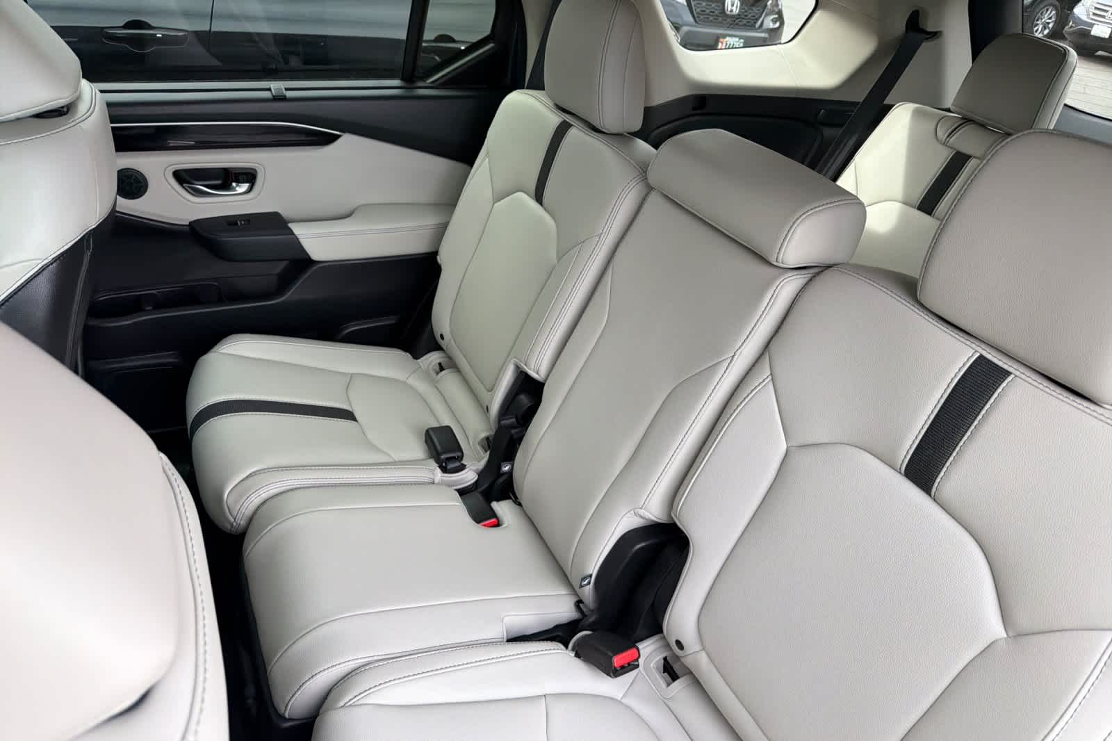 Thumbnail: 2026 Honda Pilot - 4