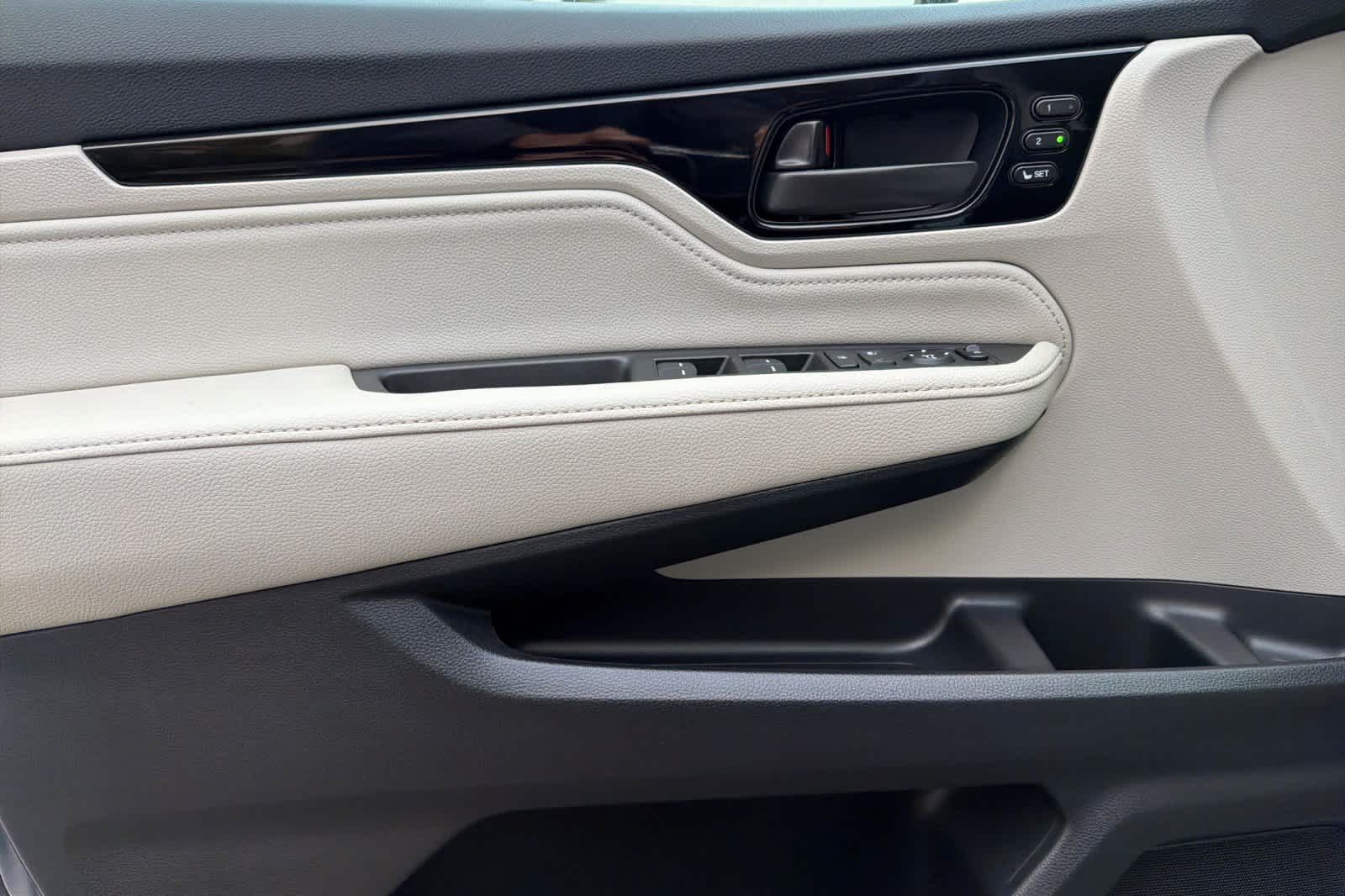 Thumbnail: 2026 Honda Odyssey - 14