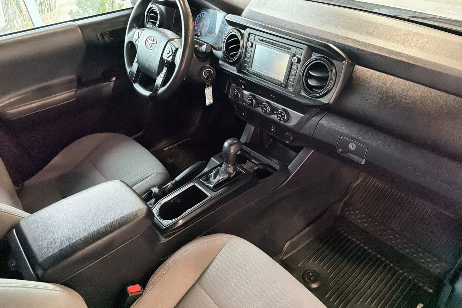 Thumbnail: 2019 Toyota Tacoma - 17