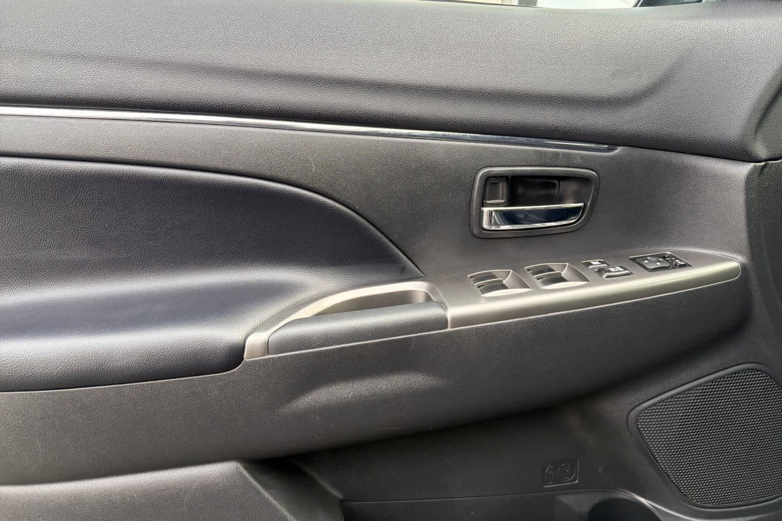 Thumbnail: 2024 Mitsubishi Outlander Sport - 14