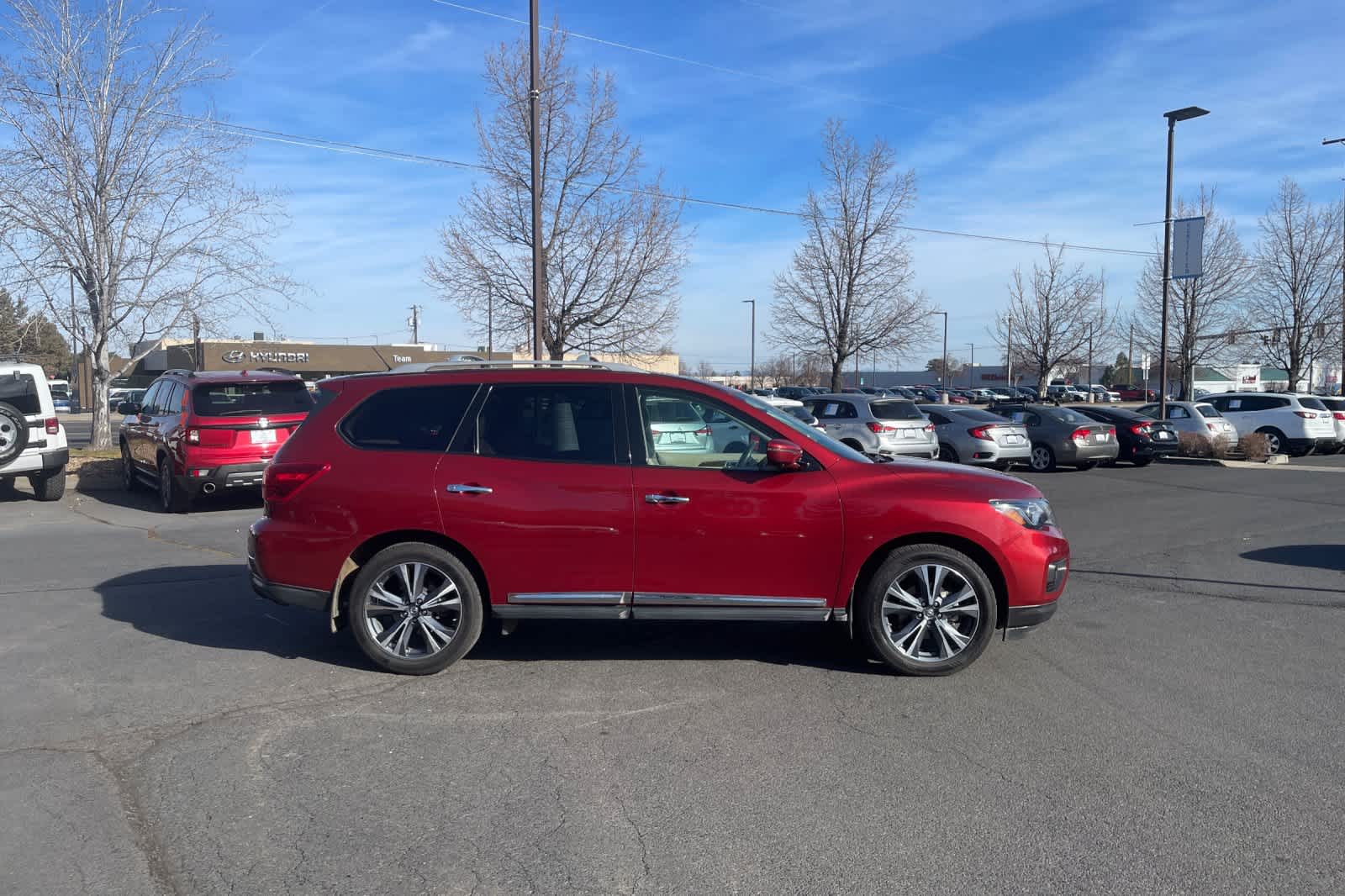 Thumbnail: 2017 Nissan Pathfinder - 2