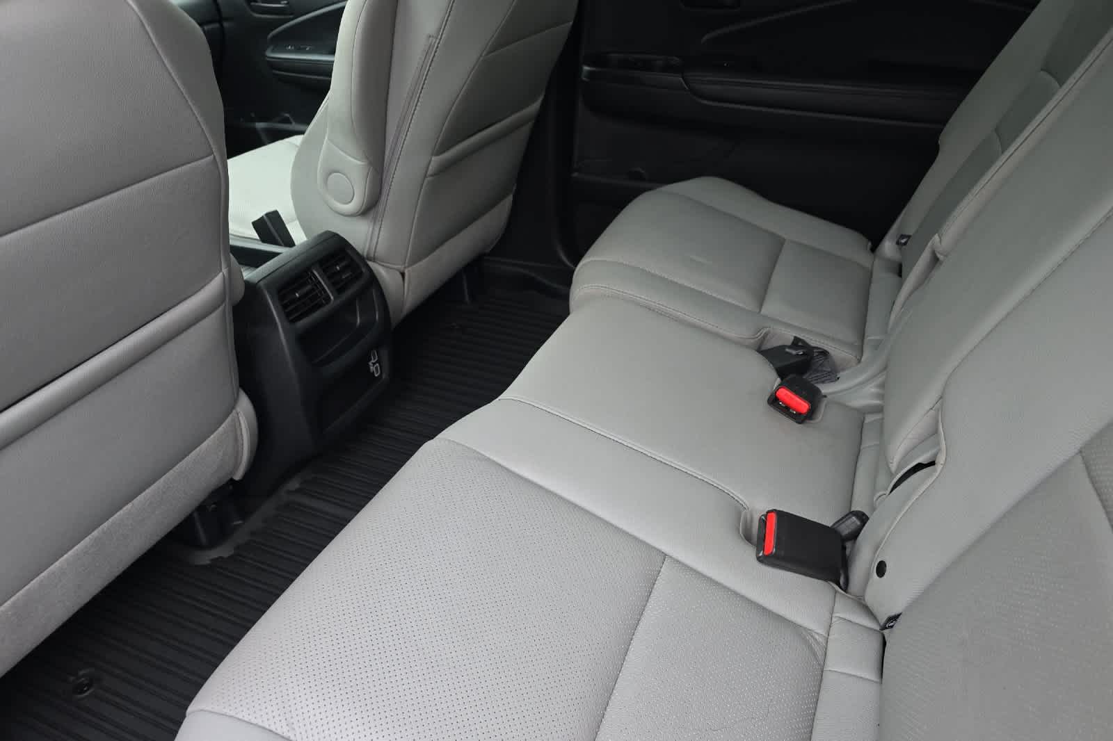 Thumbnail: 2023 Honda Passport - 4