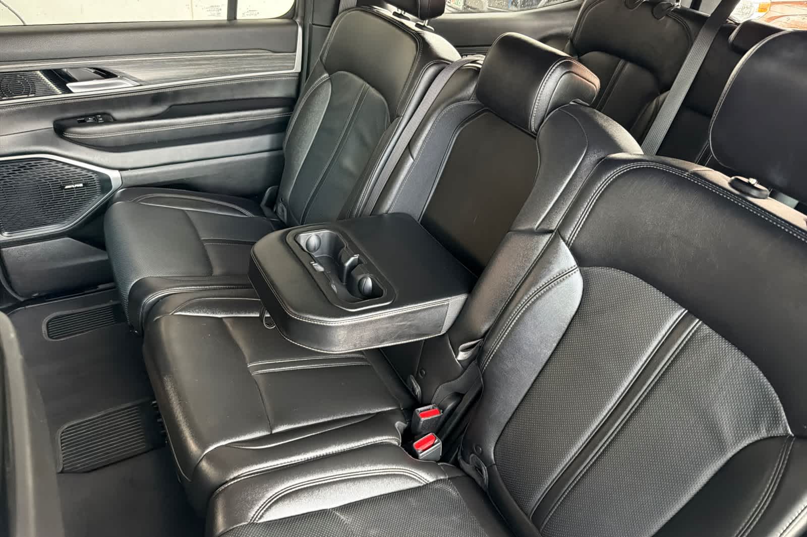 Thumbnail: 2024 Jeep Wagoneer - 4