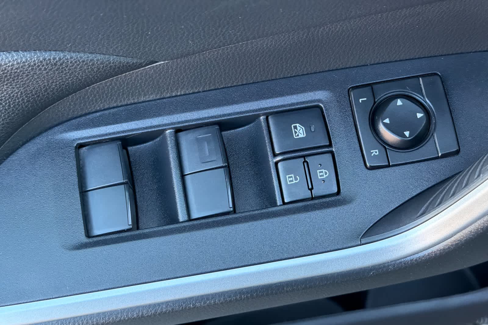 Thumbnail: 2024 Toyota RAV4 - 17