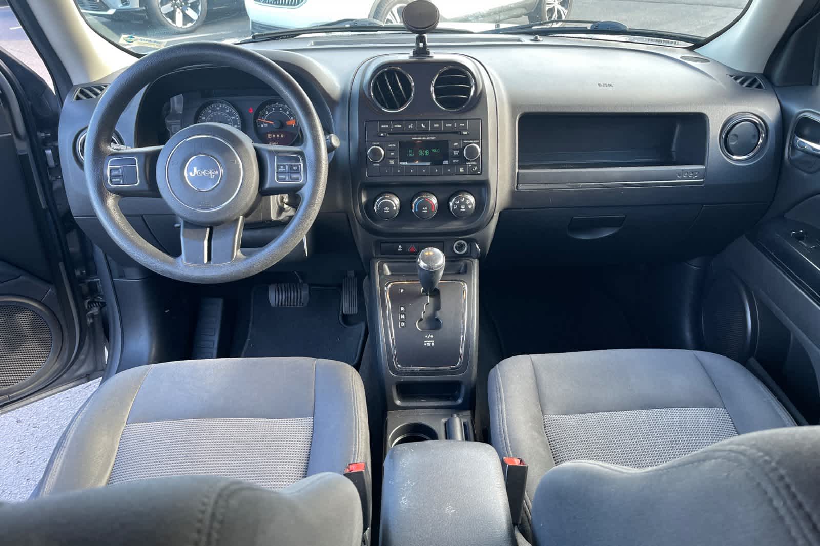 Thumbnail: 2016 Jeep Patriot - 3