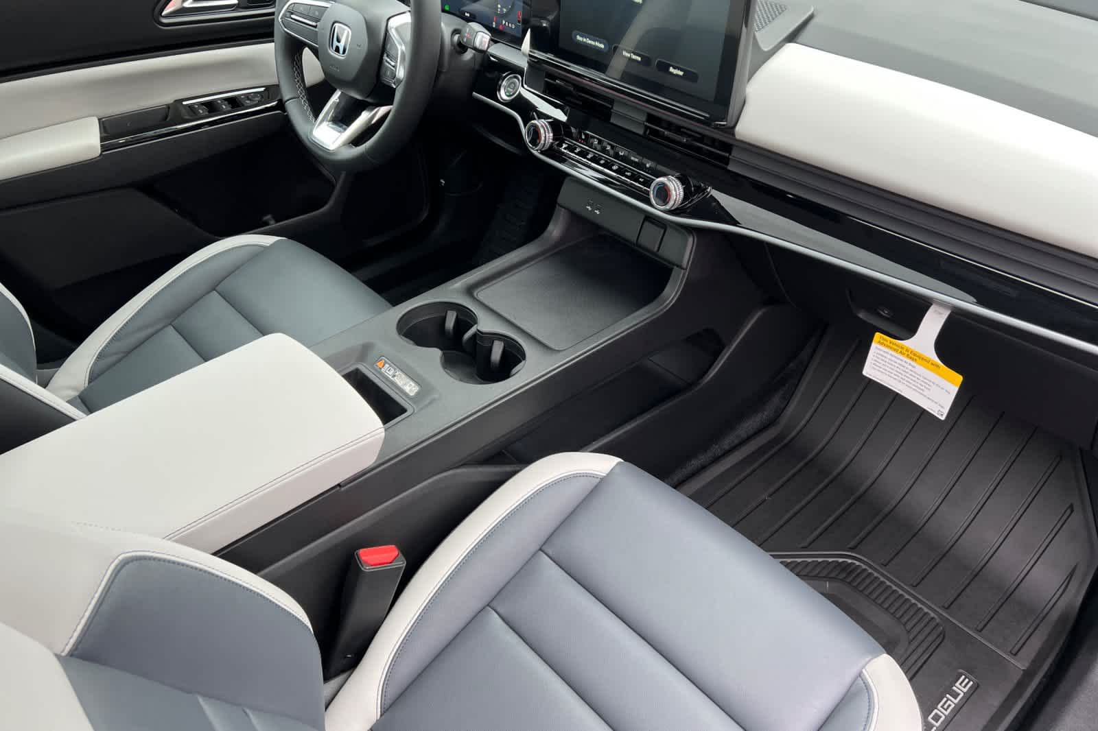 Thumbnail: 2026 Honda Prologue - 17