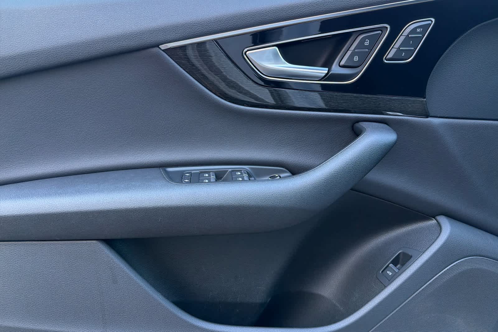 Thumbnail: 2017 Audi Q7 - 14