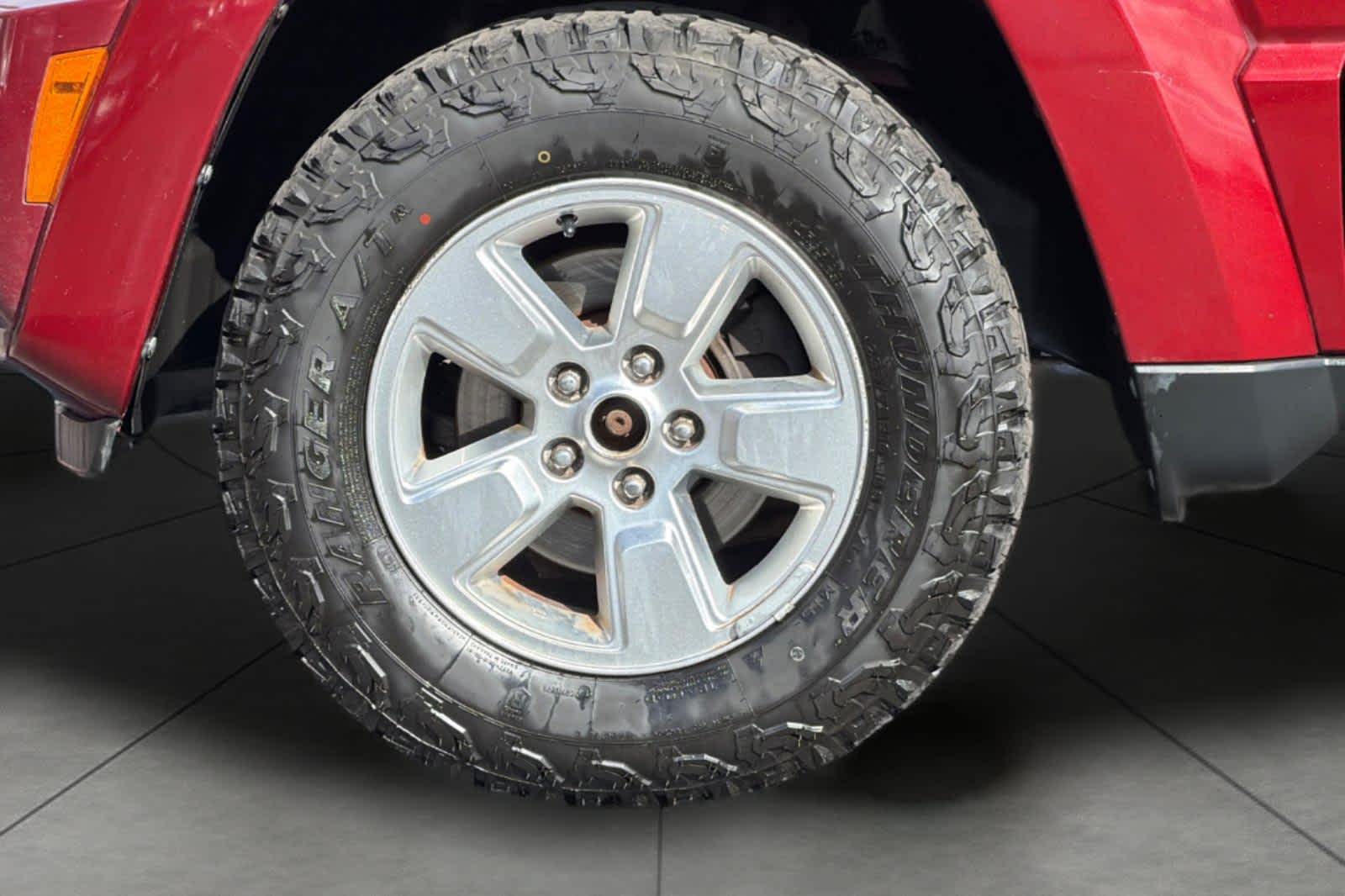 Thumbnail: 2011 Jeep Liberty - 11