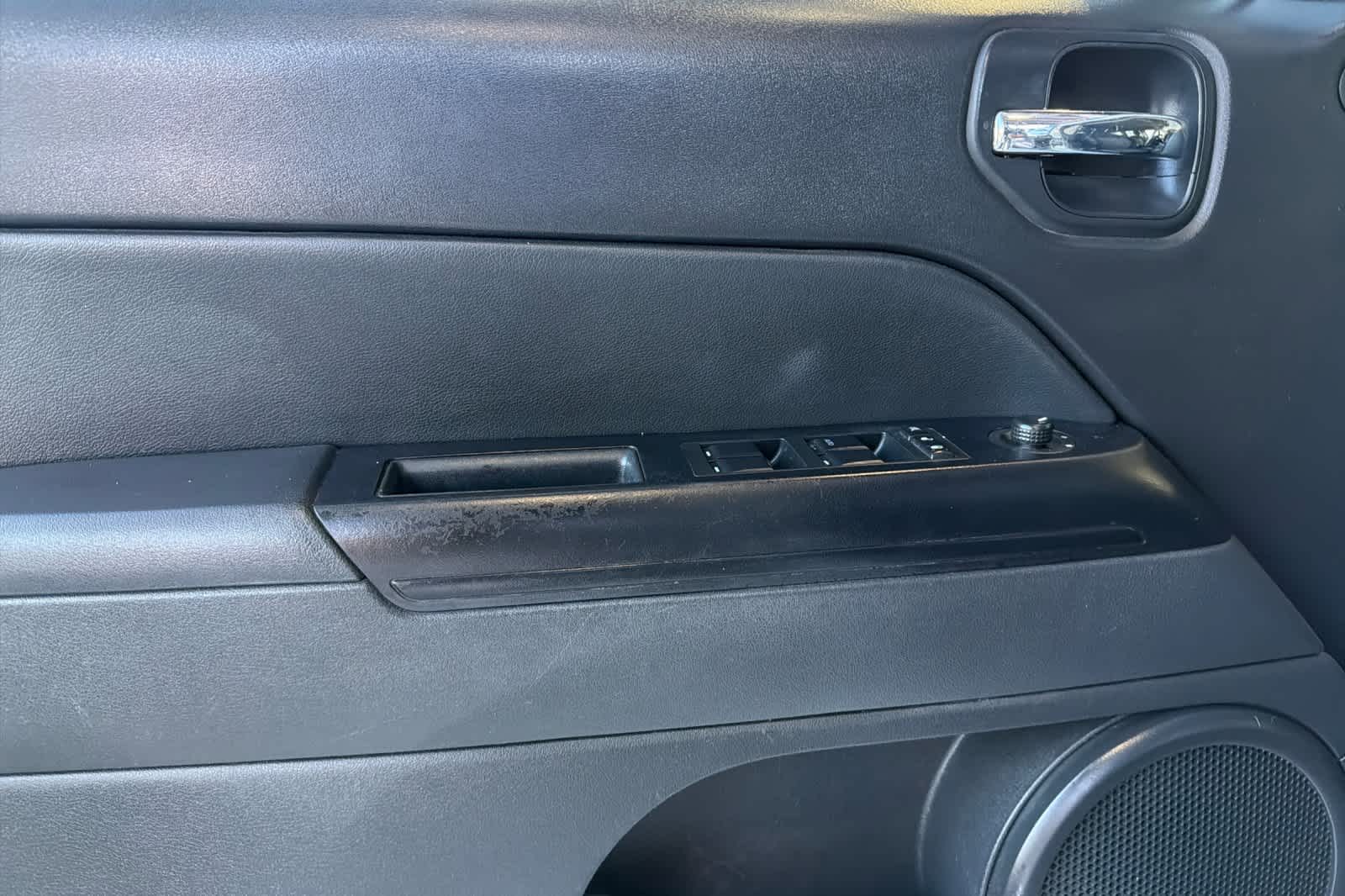 Thumbnail: 2016 Jeep Patriot - 14