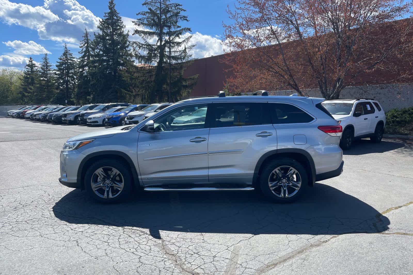 Thumbnail: 2018 Toyota Highlander - 2