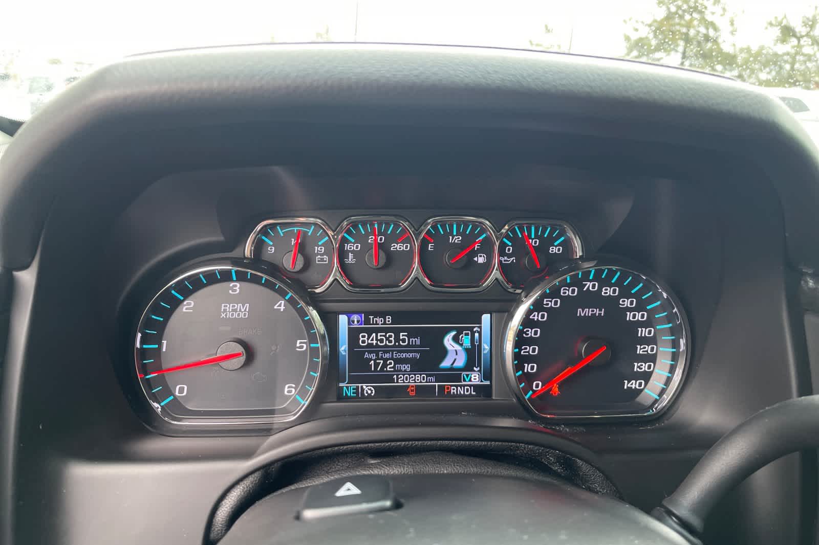 Thumbnail: 2018 Chevrolet Suburban - 15