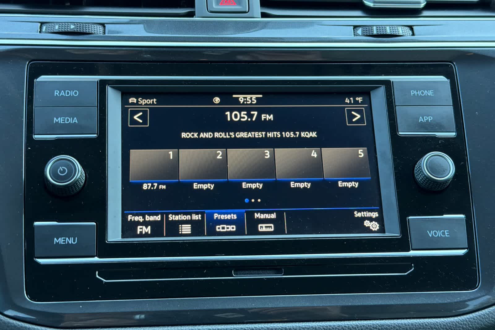 Thumbnail: 2022 Volkswagen Tiguan - 20