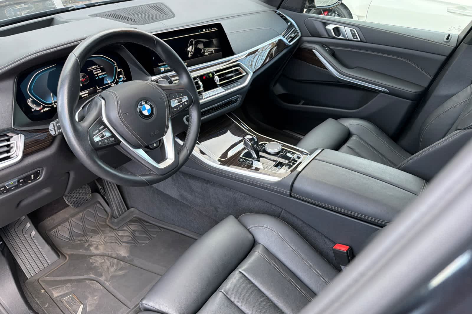 Thumbnail: 2021 BMW X5 - 13