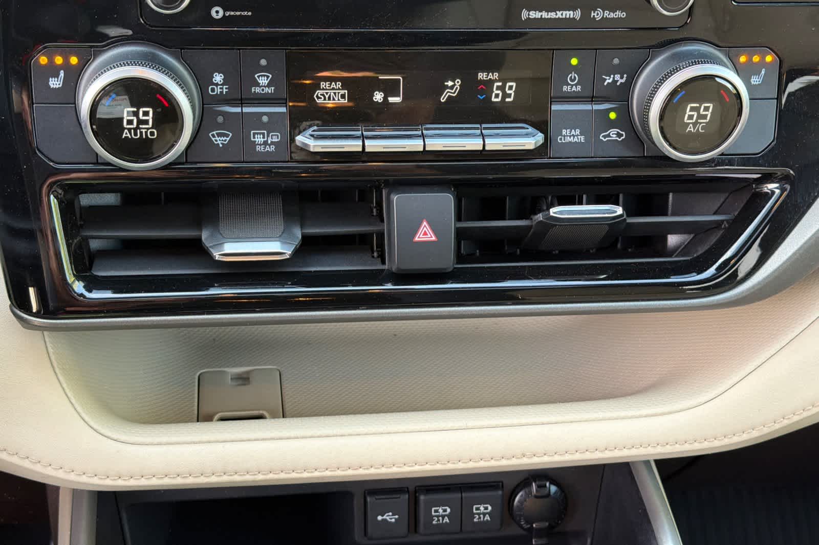 Thumbnail: 2021 Toyota Highlander - 23