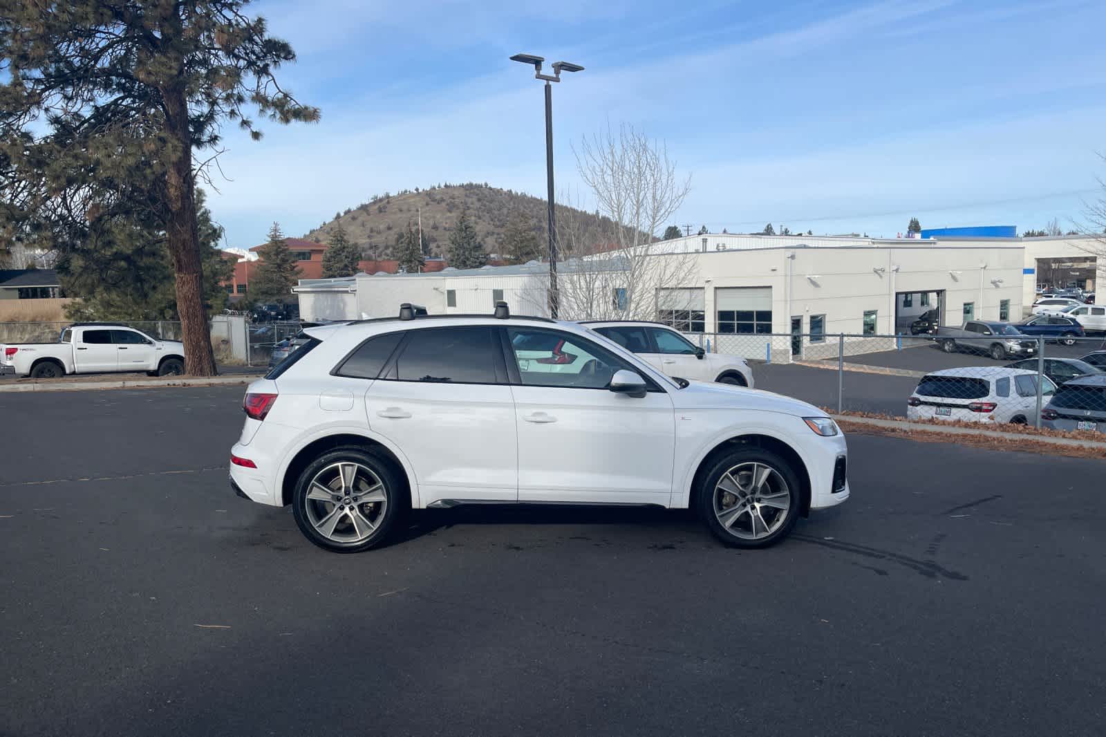 Thumbnail: 2025 Audi Q5 - 8