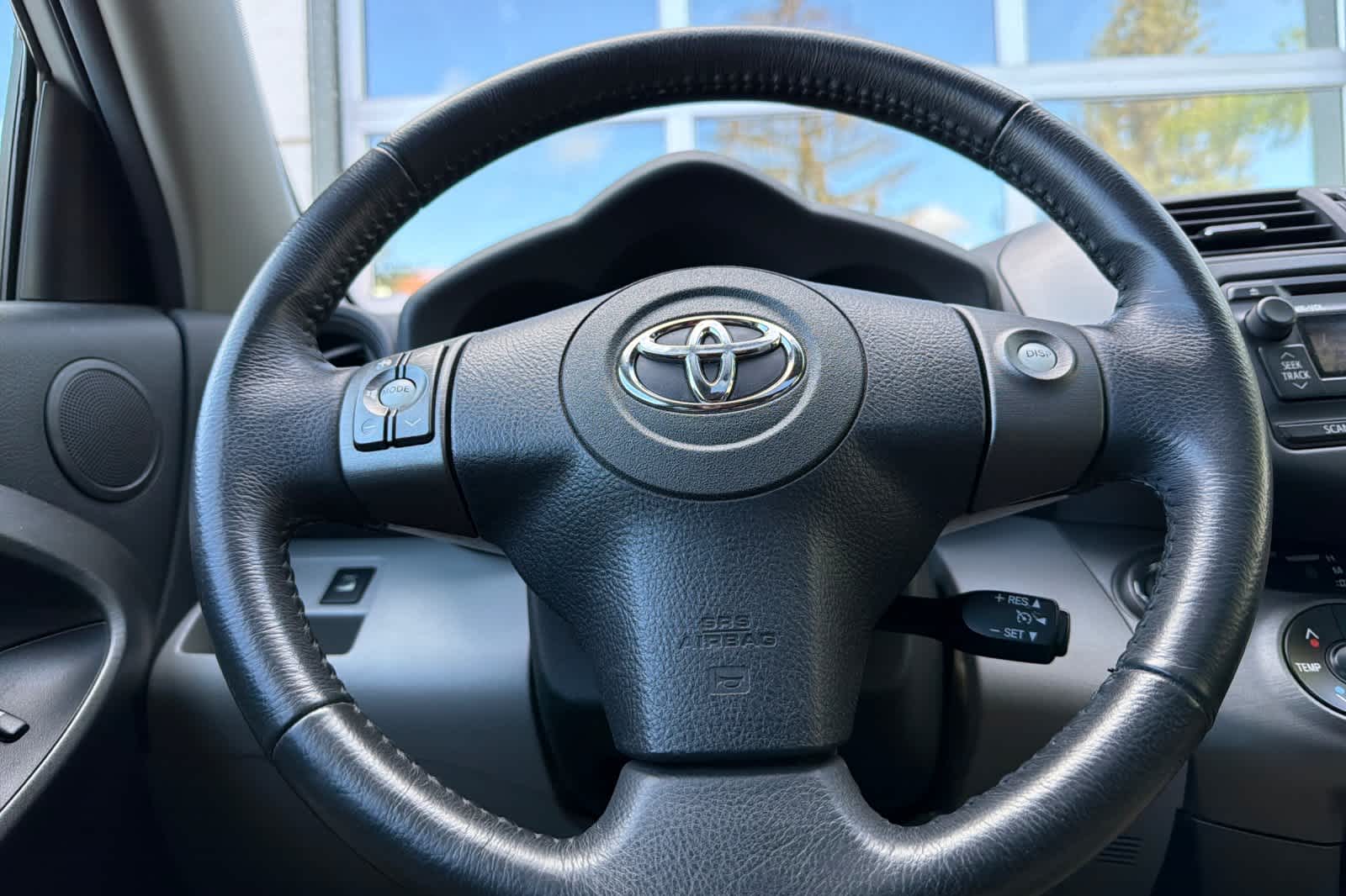 Thumbnail: 2012 Toyota RAV4 - 25