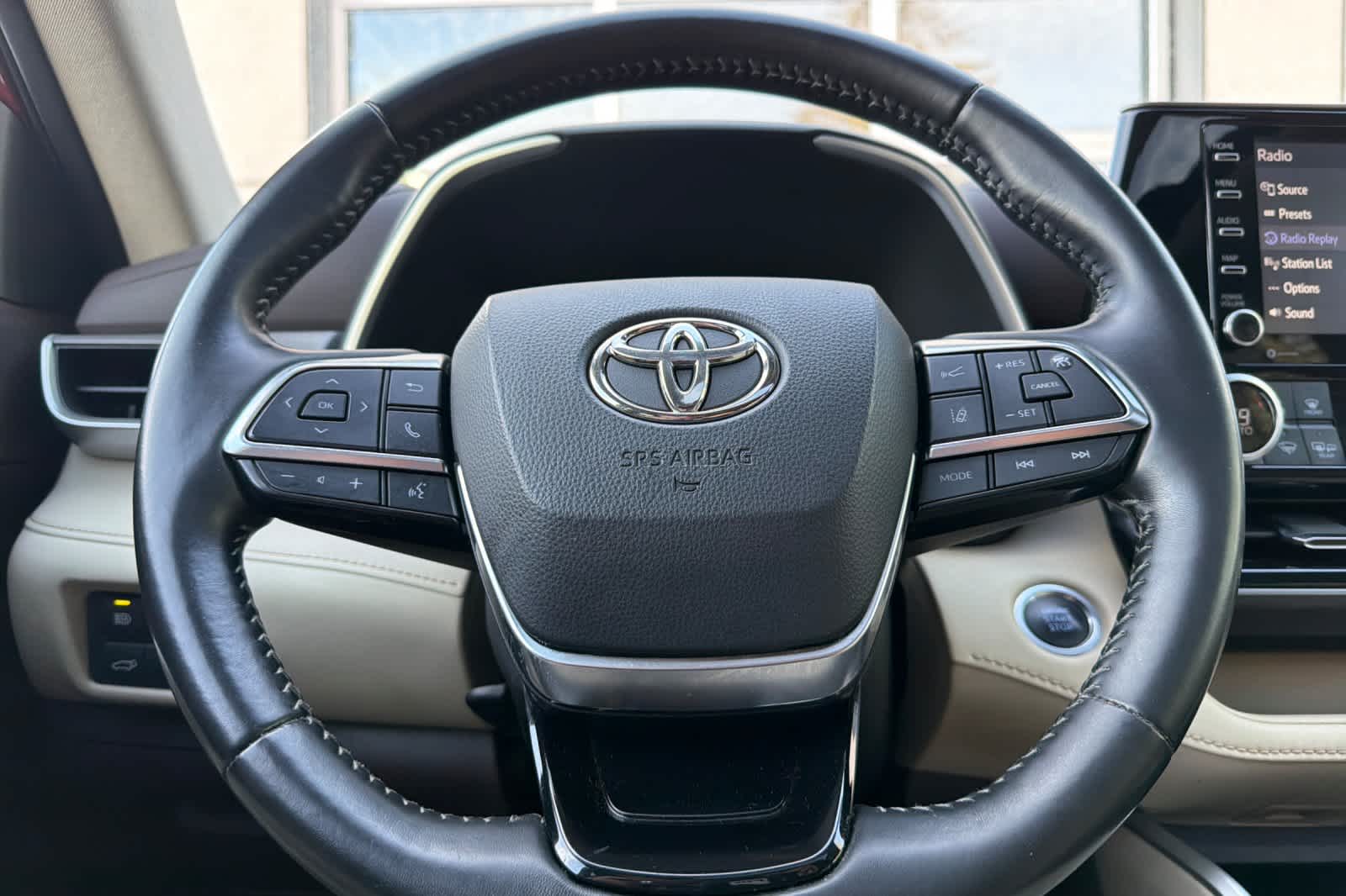Thumbnail: 2021 Toyota Highlander - 26