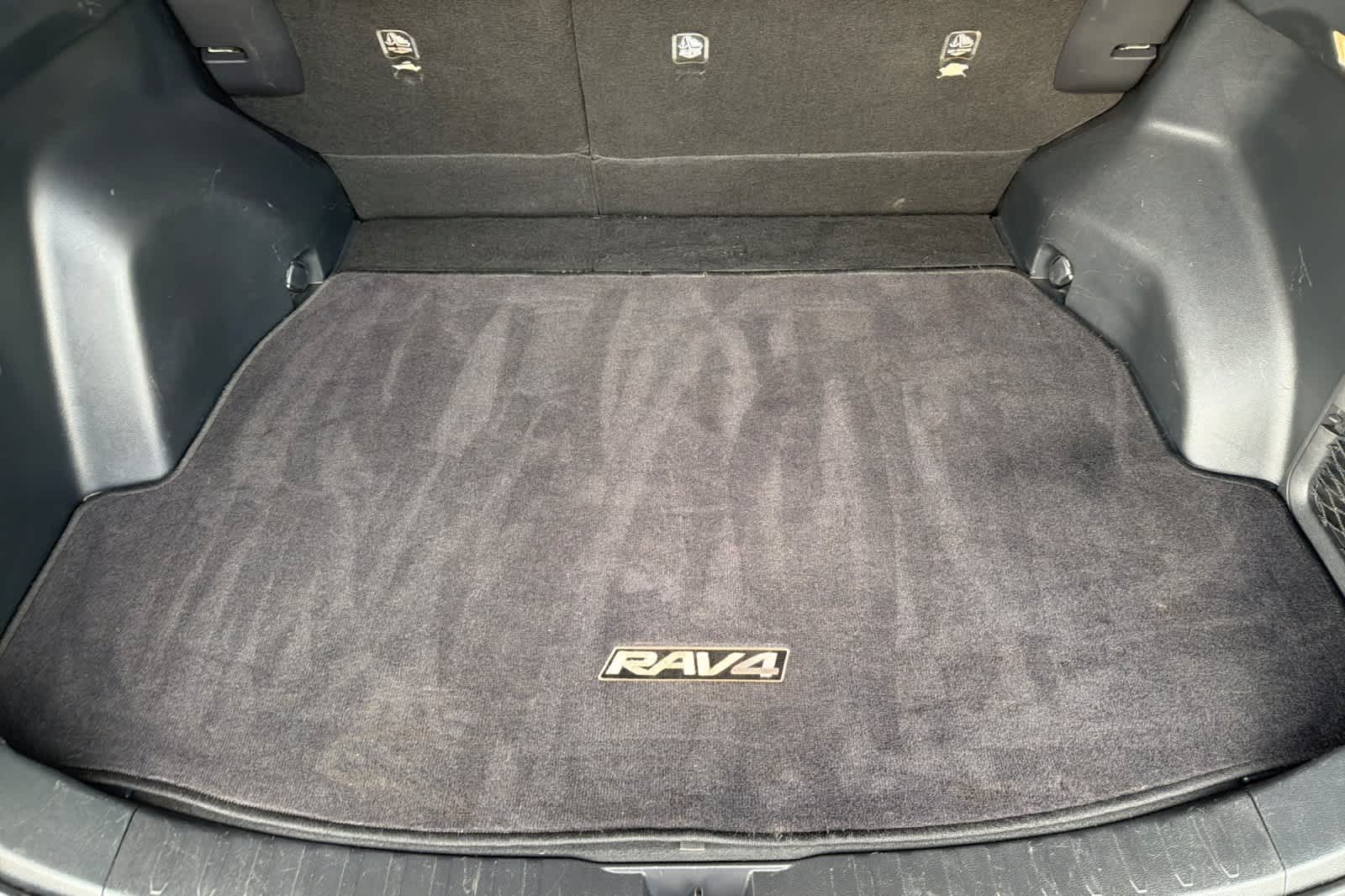 Thumbnail: 2019 Toyota RAV4 - 17