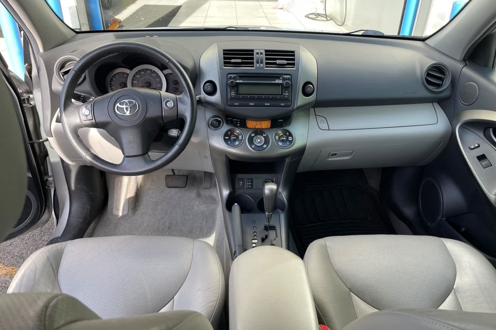 Thumbnail: 2012 Toyota RAV4 - 11