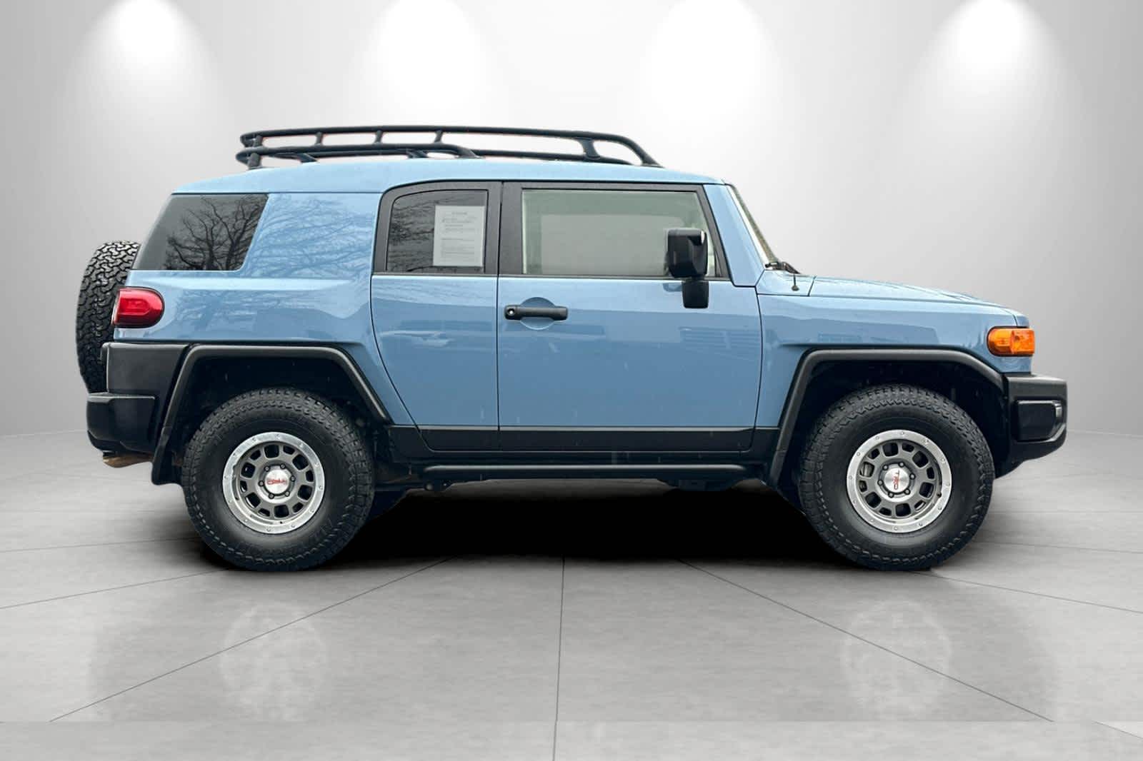 Thumbnail: 2014 Toyota FJ Cruiser - 8