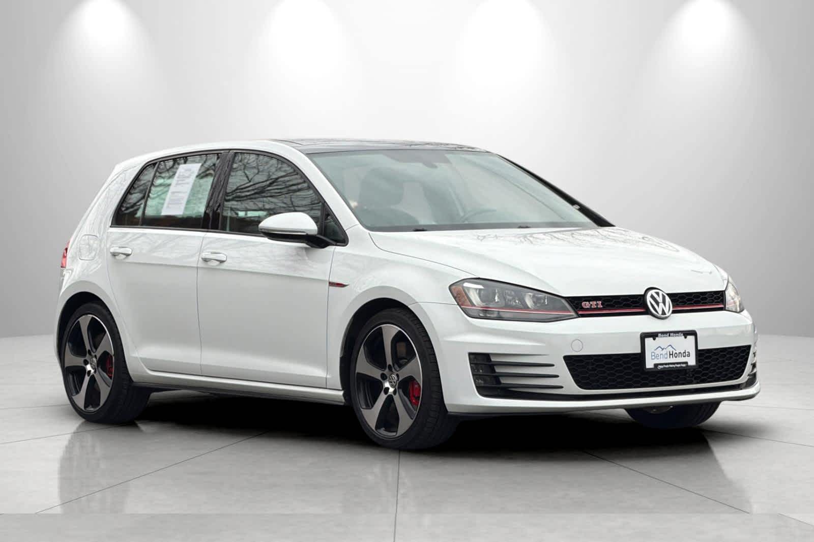 Thumbnail: 2016 Volkswagen Golf - 9