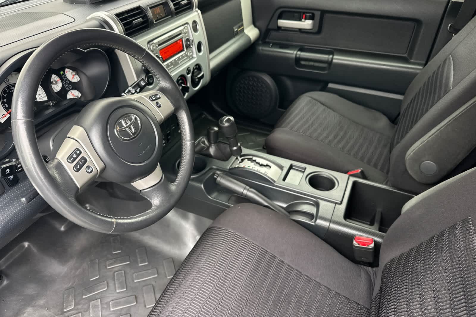 Thumbnail: 2014 Toyota FJ Cruiser - 13