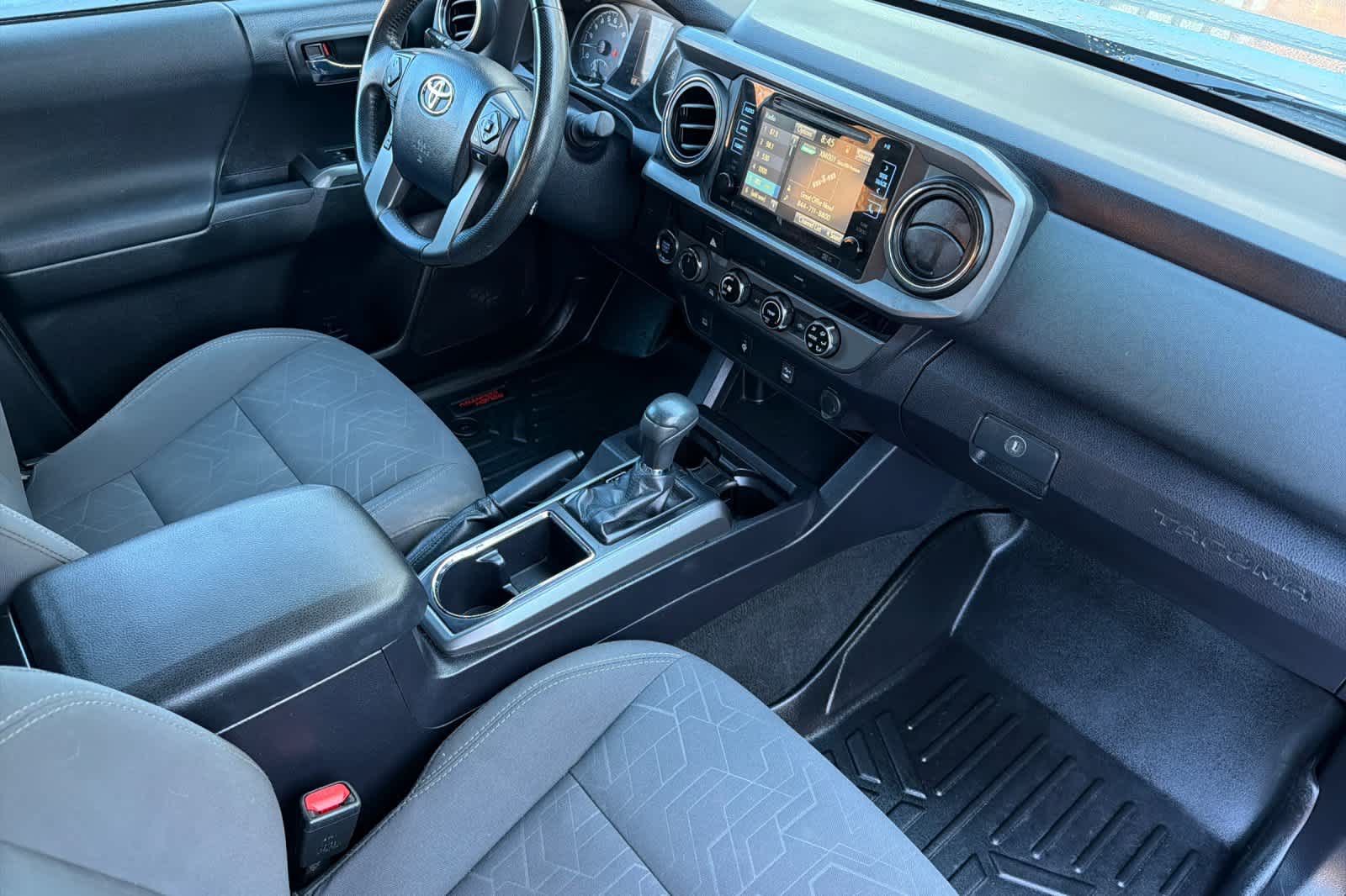 Thumbnail: 2017 Toyota Tacoma - 17