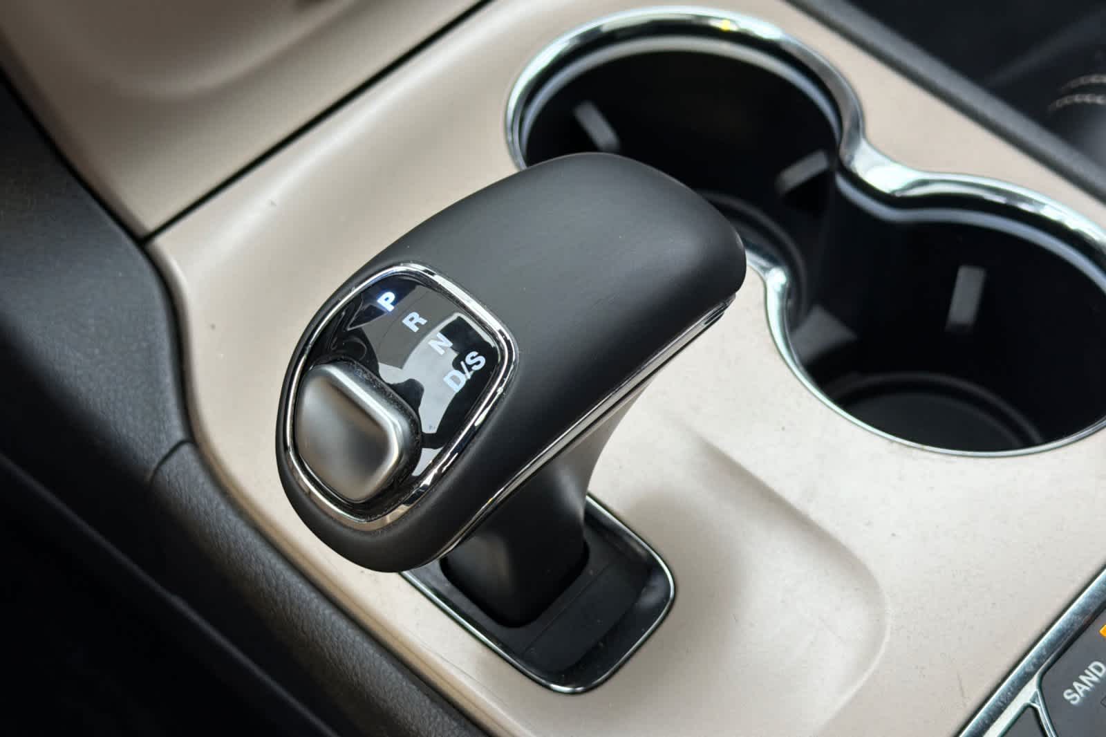 Thumbnail: 2015 Jeep Grand Cherokee - 24