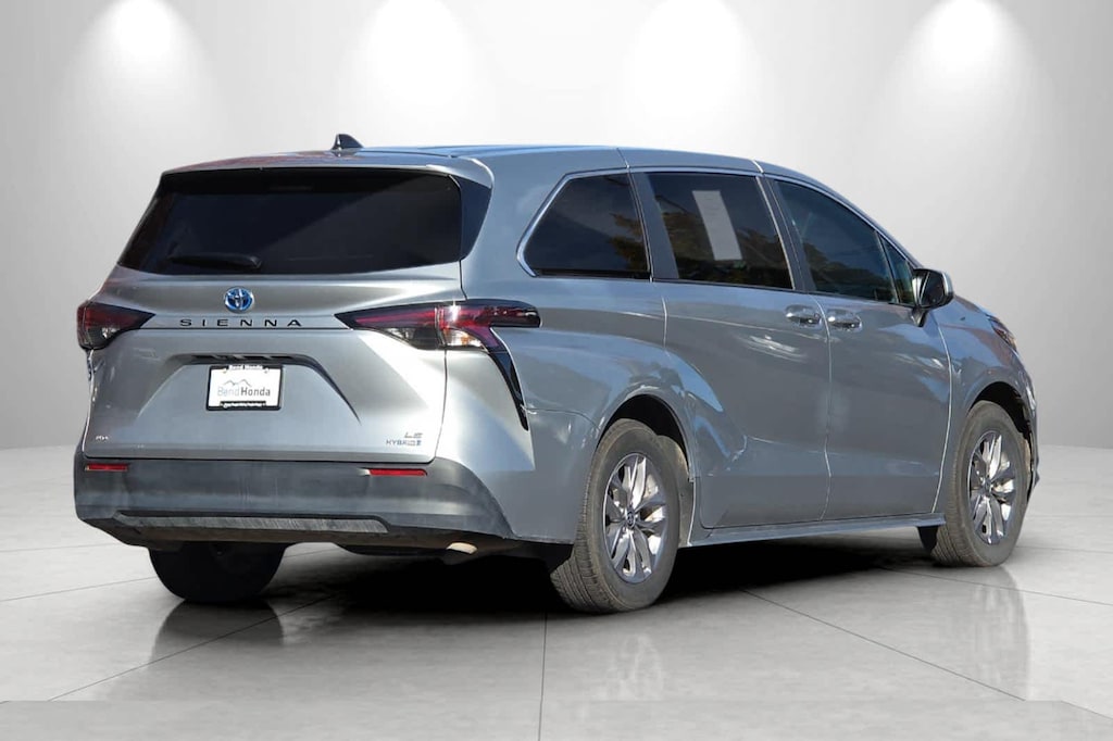 Used 2024 Toyota Sienna LE 8 Passenger Van Passenger Van