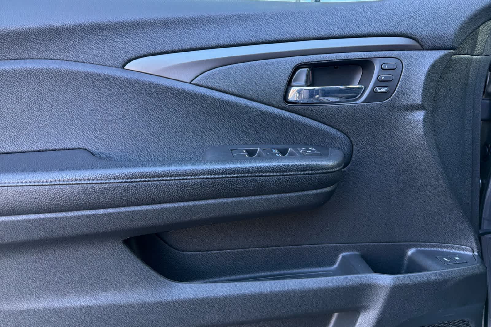 Thumbnail: 2020 Honda Pilot - 14