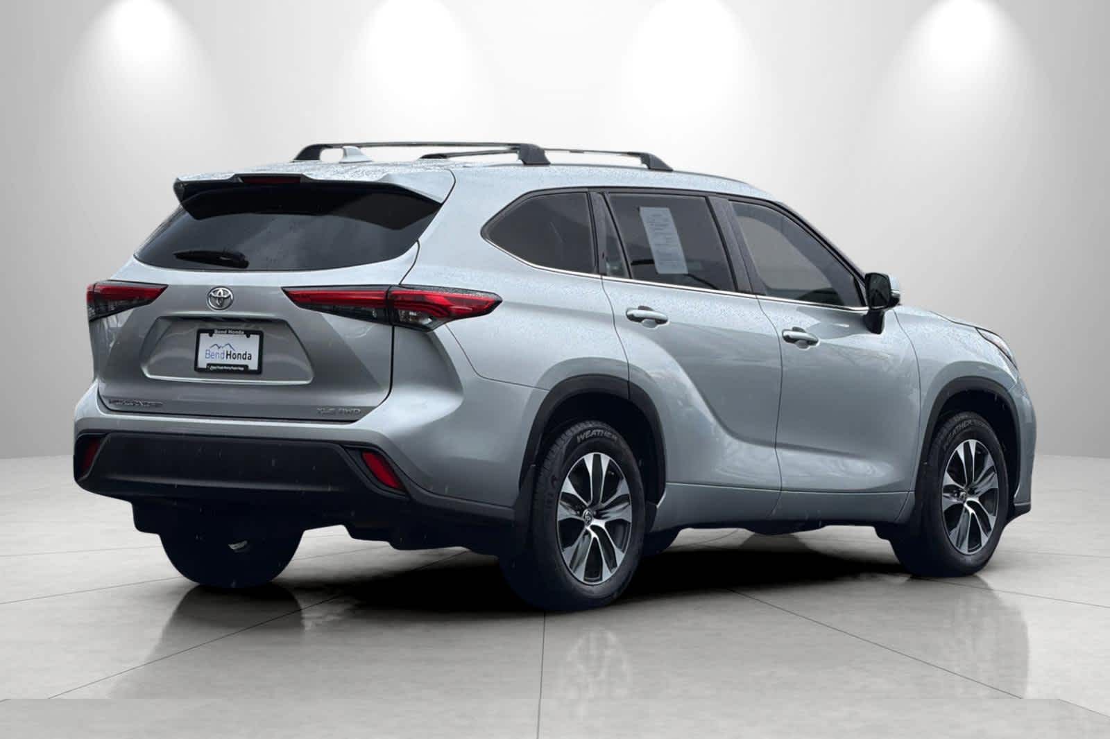 Thumbnail: 2022 Toyota Highlander - 2